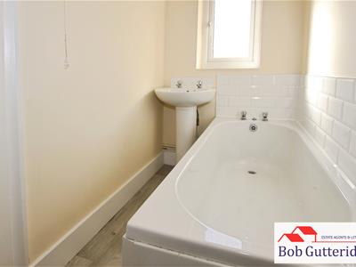 GROUND FLOOR BATHROOM